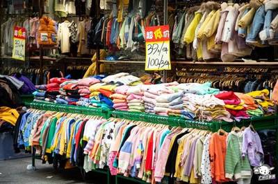 凌晨4點，廣州白馬服裝市場 淘寶服裝的源頭